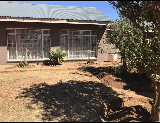 FARM FOR SALE IN ROODIA